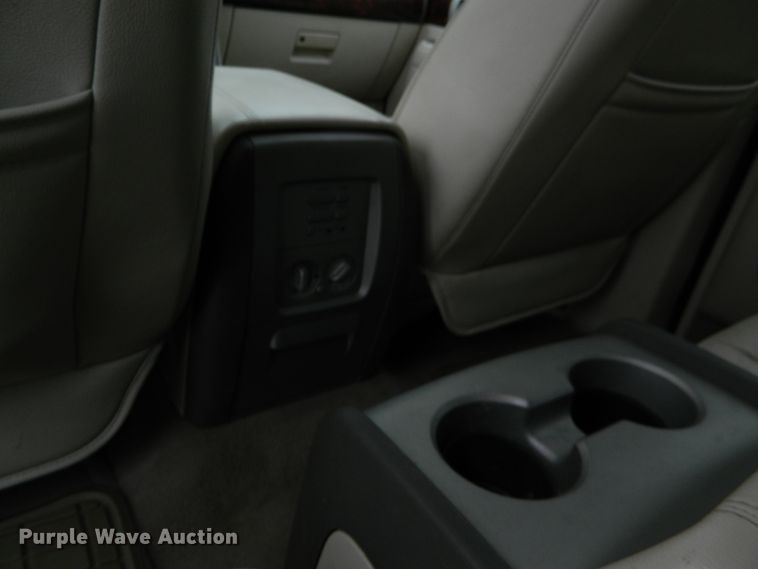 image for item DE4463 2004 Lincoln Navigator  SUV