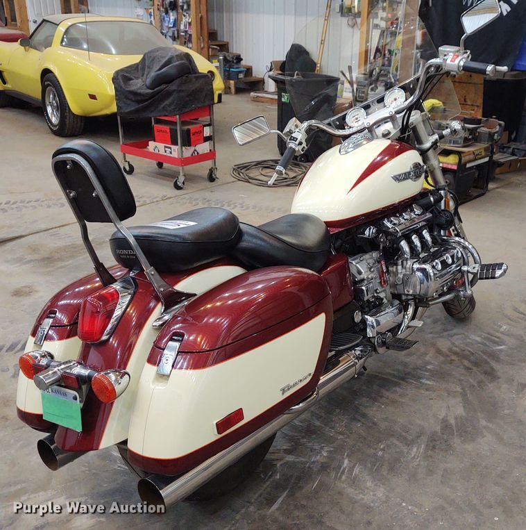 image for item DE6966 1998 Honda CTW Valkrie Tour GL1500 motorcycle