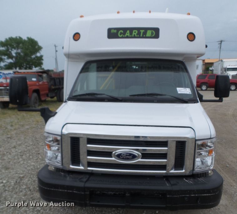 image for item DF0834 2019 Ford Econoline E450 shuttle bus
