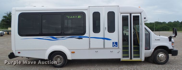 image for item DF0834 2019 Ford Econoline E450 shuttle bus