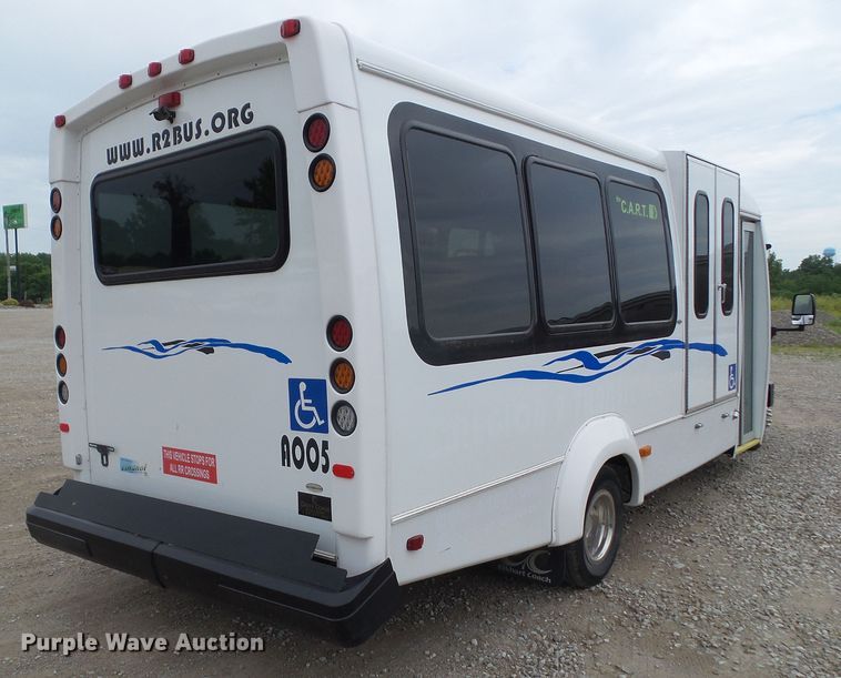 image for item DF0834 2019 Ford Econoline E450 shuttle bus