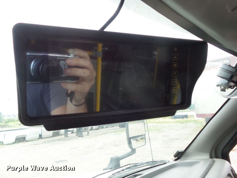 image for item DF0834 2019 Ford Econoline E450 shuttle bus