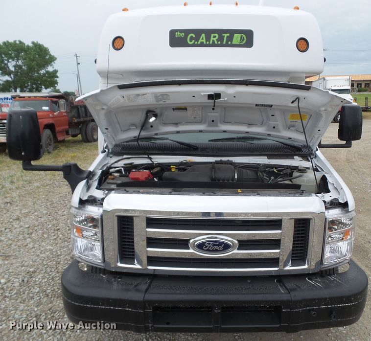 image for item DF0834 2019 Ford Econoline E450 shuttle bus