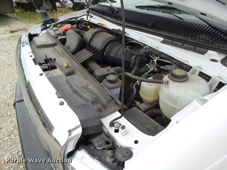 image for item DF0834 2019 Ford Econoline E450 shuttle bus