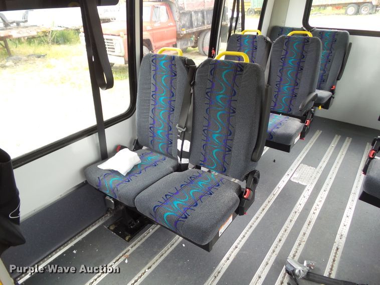 image for item DF0834 2019 Ford Econoline E450 shuttle bus