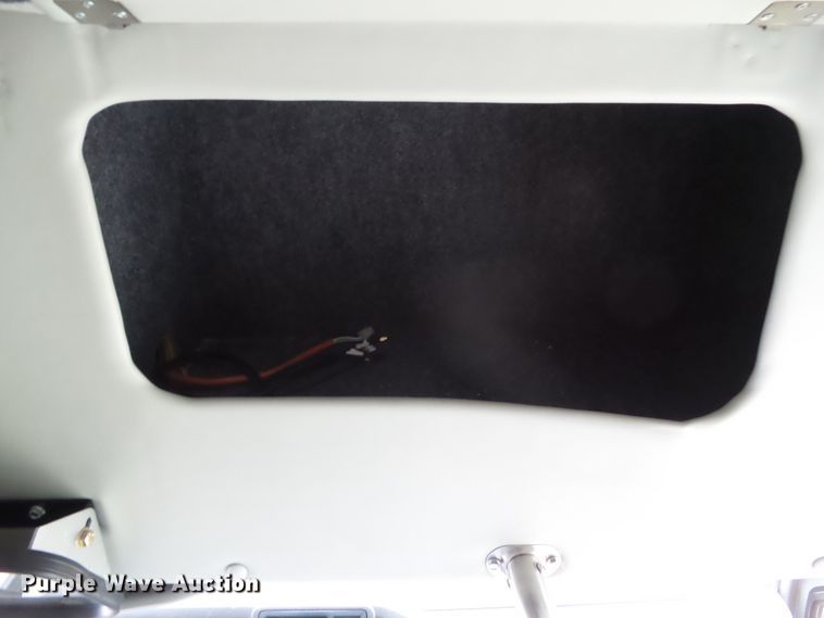 image for item DF0834 2019 Ford Econoline E450 shuttle bus