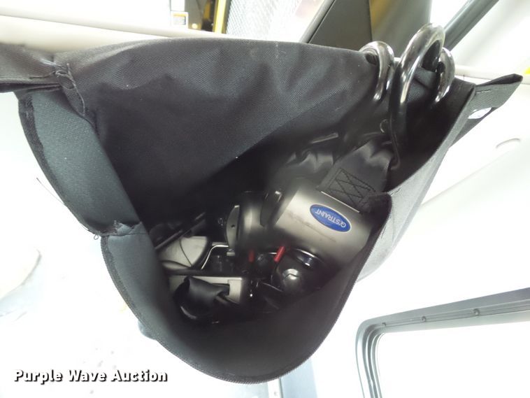 image for item DF0834 2019 Ford Econoline E450 shuttle bus