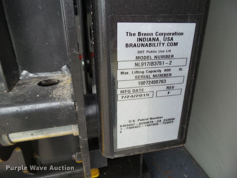 image for item DF0834 2019 Ford Econoline E450 shuttle bus