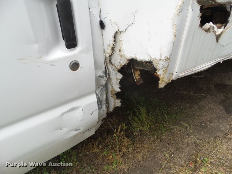 image for item DF0834 2019 Ford Econoline E450 shuttle bus