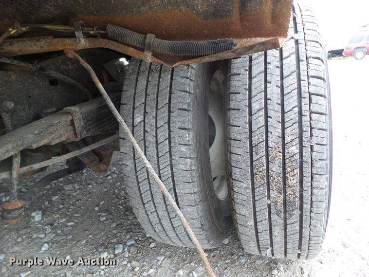 image for item DF0834 2019 Ford Econoline E450 shuttle bus