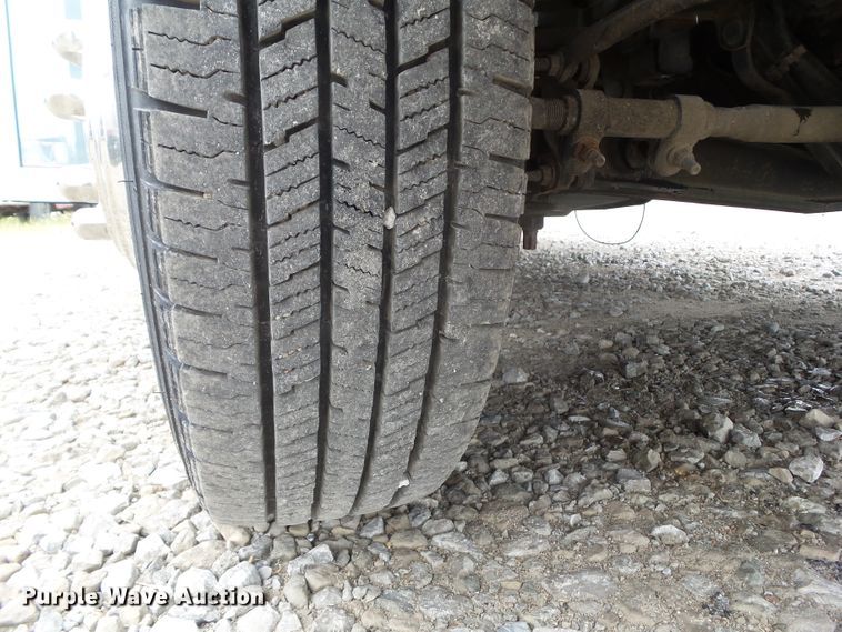 image for item DF0834 2019 Ford Econoline E450 shuttle bus