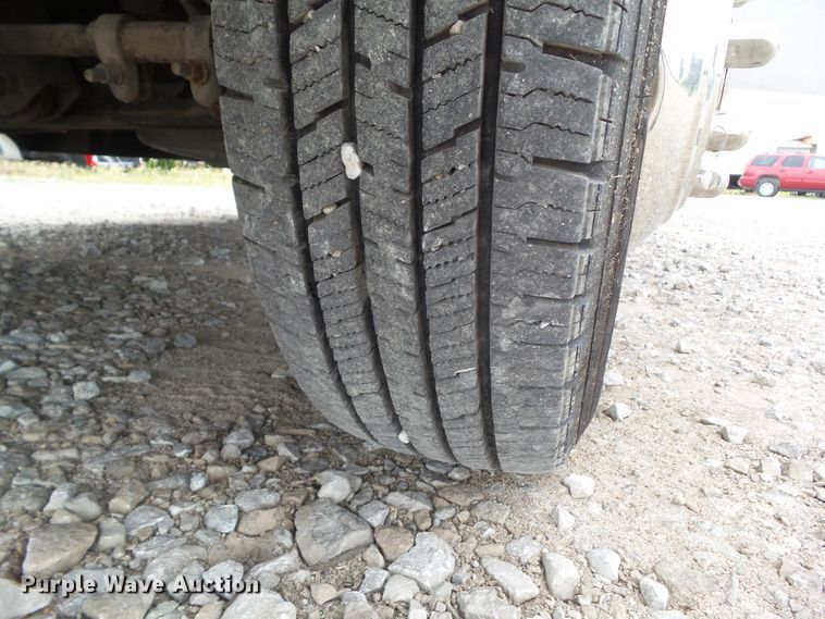 image for item DF0834 2019 Ford Econoline E450 shuttle bus