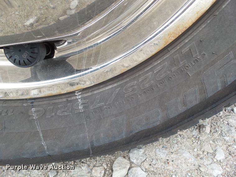 image for item DF0834 2019 Ford Econoline E450 shuttle bus