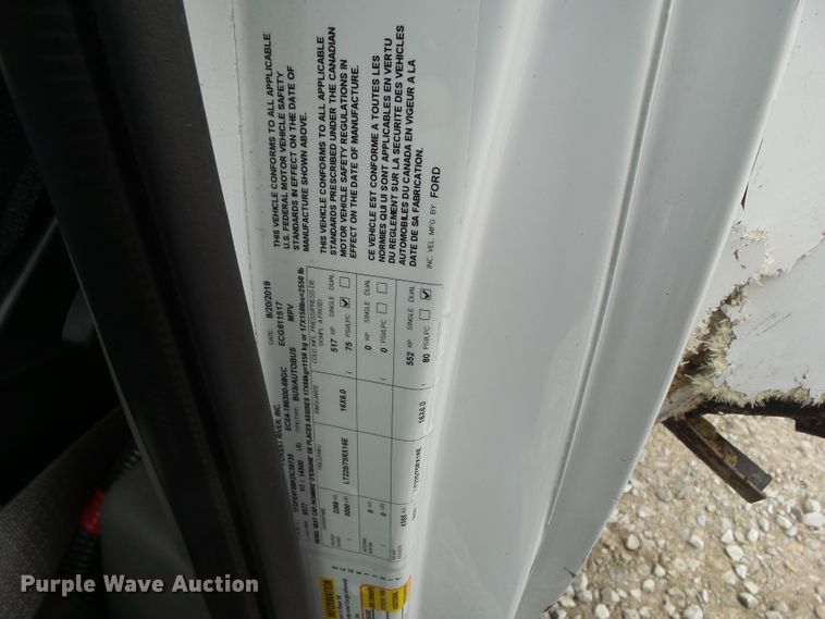 image for item DF0834 2019 Ford Econoline E450 shuttle bus