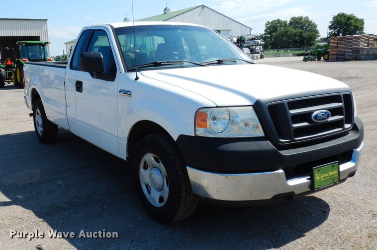 image for item DF4176 2005 Ford F150 XL  pickup truck