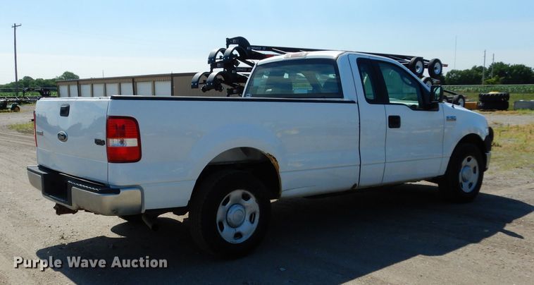 image for item DF4176 2005 Ford F150 XL  pickup truck