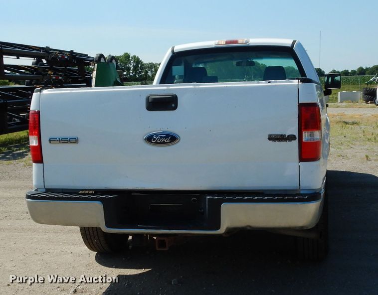 image for item DF4176 2005 Ford F150 XL  pickup truck