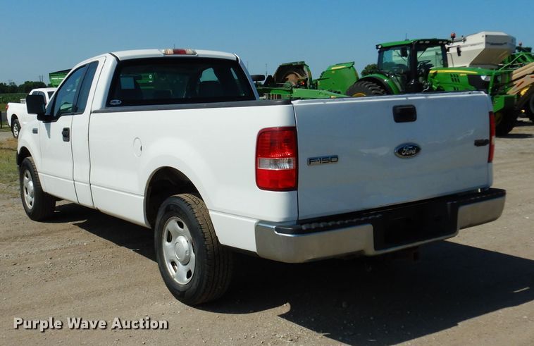 image for item DF4176 2005 Ford F150 XL  pickup truck