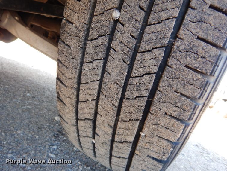 image for item DF4176 2005 Ford F150 XL  pickup truck