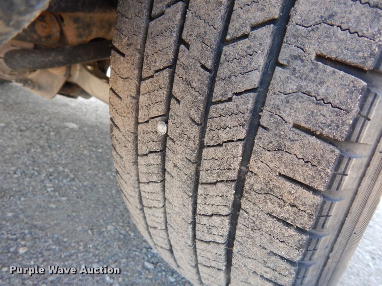 image for item DF4176 2005 Ford F150 XL  pickup truck