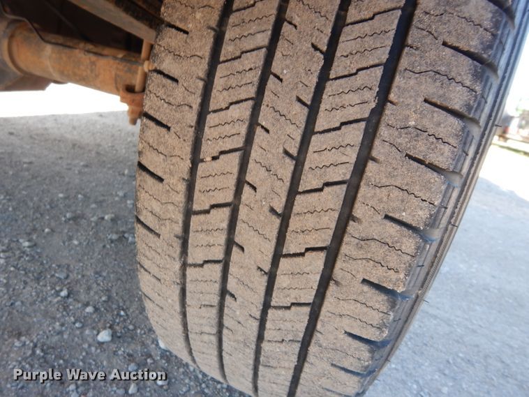 image for item DF4176 2005 Ford F150 XL  pickup truck