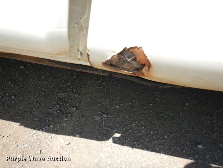 image for item DF4176 2005 Ford F150 XL  pickup truck