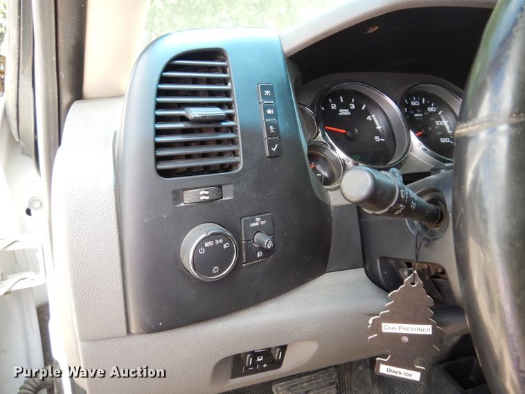 image for item DF4178 2011 GMC Sierra 2500HD  Crew Cab pickup truck