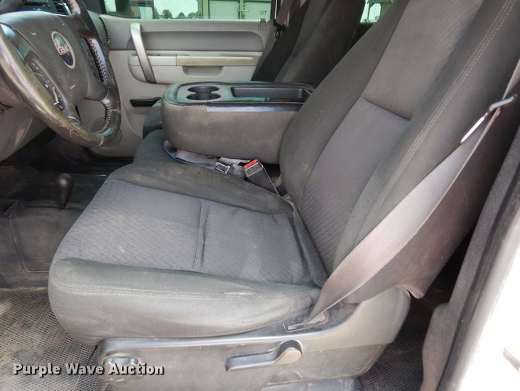 image for item DF4178 2011 GMC Sierra 2500HD  Crew Cab pickup truck