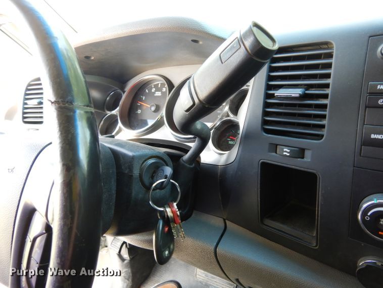 image for item DF4178 2011 GMC Sierra 2500HD  Crew Cab pickup truck