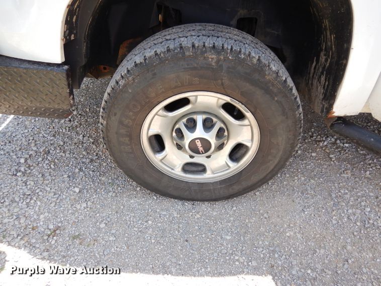 image for item DF4178 2011 GMC Sierra 2500HD  Crew Cab pickup truck