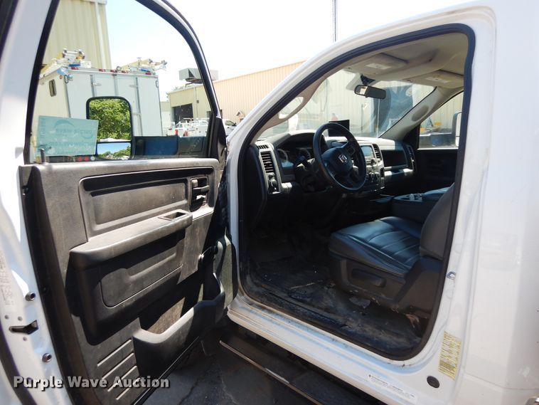 image for item DF5384 2014 Dodge Ram 5500  service truck with crane