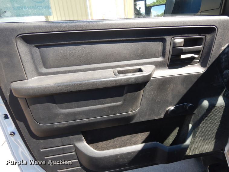 image for item DF5384 2014 Dodge Ram 5500  service truck with crane