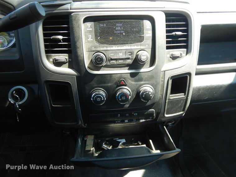 image for item DF5384 2014 Dodge Ram 5500  service truck with crane