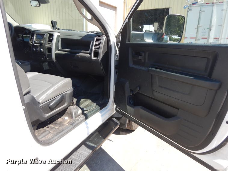 image for item DF5384 2014 Dodge Ram 5500  service truck with crane