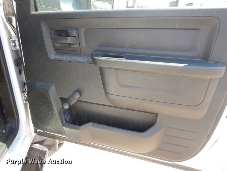 image for item DF5384 2014 Dodge Ram 5500  service truck with crane