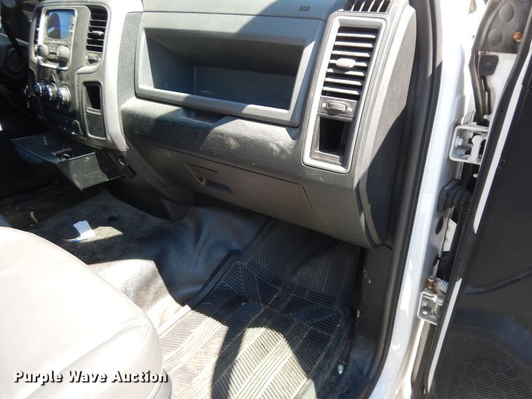 image for item DF5384 2014 Dodge Ram 5500  service truck with crane