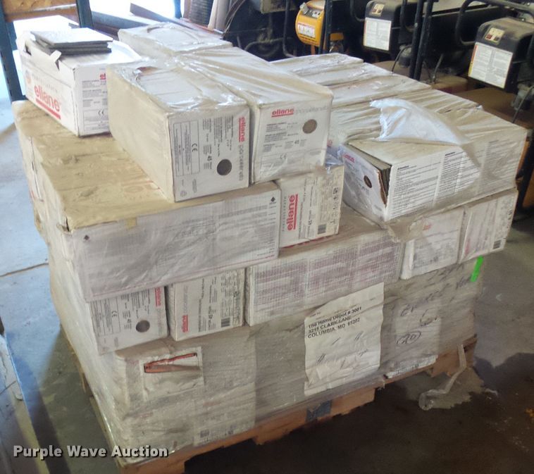 image for item DG1921 (2) pallets of tile