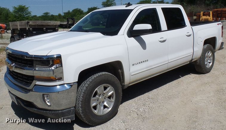 image for item DG1925 2017 Chevrolet Silverado 1500  Crew Cab pickup truck