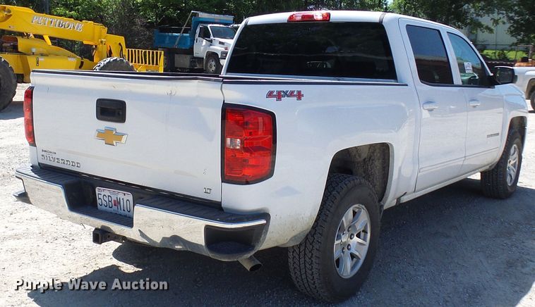 image for item DG1925 2017 Chevrolet Silverado 1500  Crew Cab pickup truck