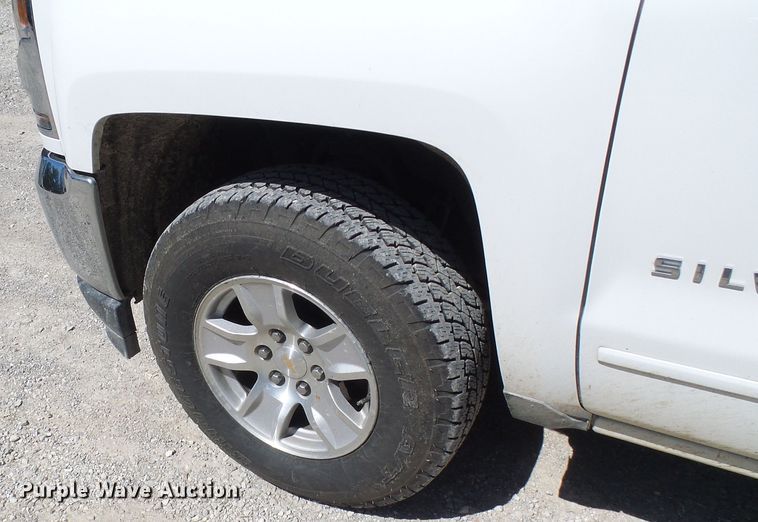 image for item DG1925 2017 Chevrolet Silverado 1500  Crew Cab pickup truck