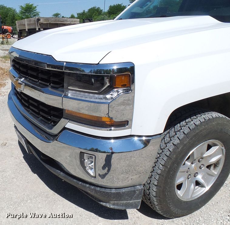 image for item DG1925 2017 Chevrolet Silverado 1500  Crew Cab pickup truck