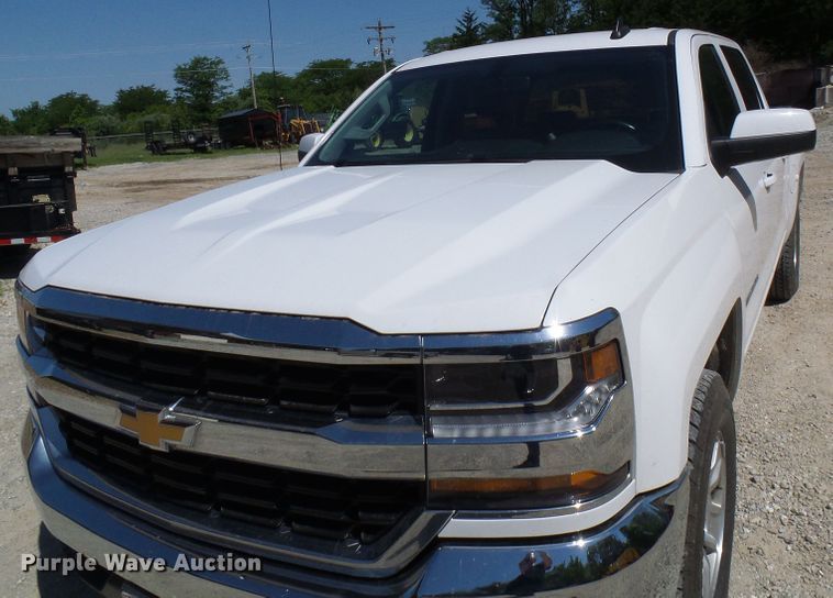 image for item DG1925 2017 Chevrolet Silverado 1500  Crew Cab pickup truck