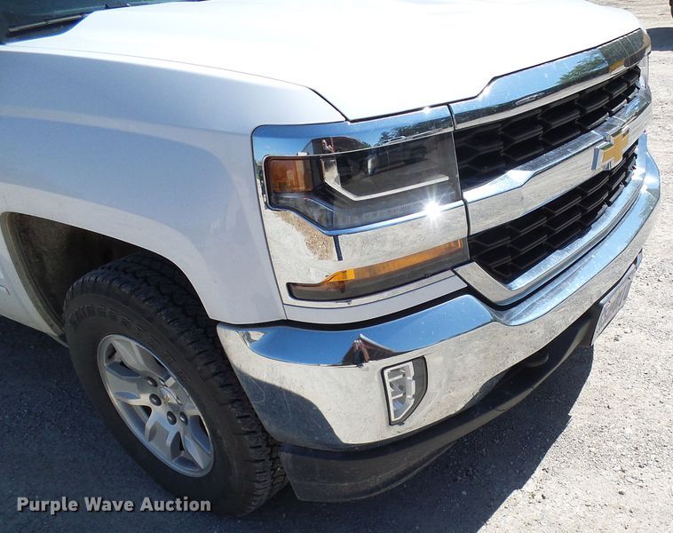 image for item DG1925 2017 Chevrolet Silverado 1500  Crew Cab pickup truck