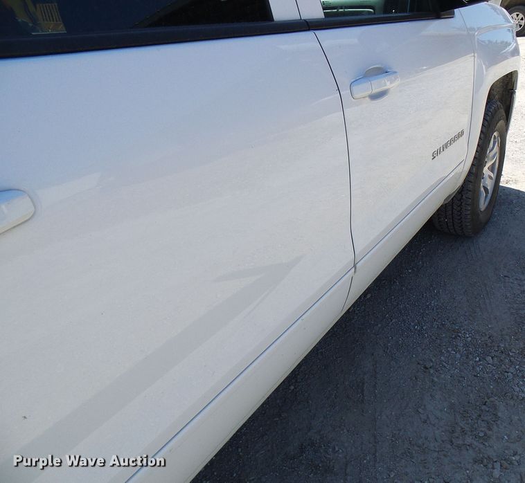 image for item DG1925 2017 Chevrolet Silverado 1500  Crew Cab pickup truck