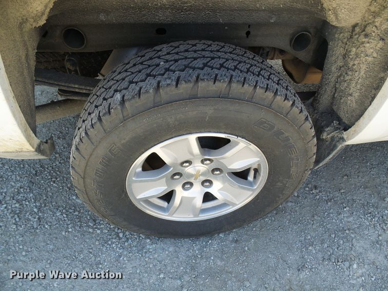 image for item DG1925 2017 Chevrolet Silverado 1500  Crew Cab pickup truck