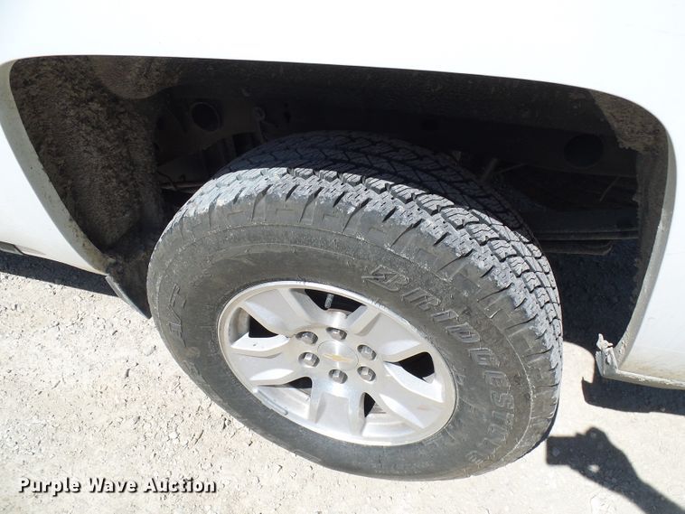 image for item DG1925 2017 Chevrolet Silverado 1500  Crew Cab pickup truck