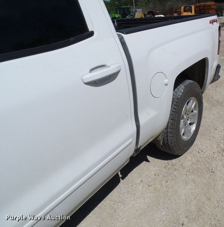 image for item DG1925 2017 Chevrolet Silverado 1500  Crew Cab pickup truck