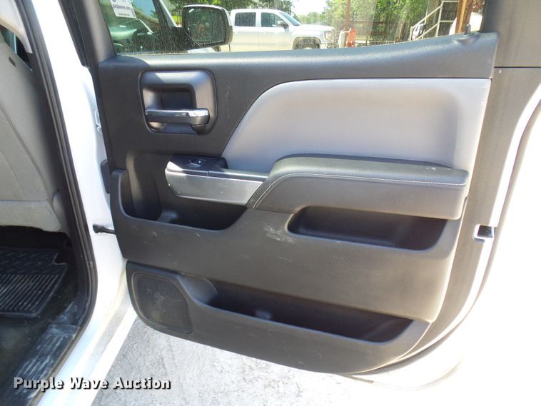 image for item DG1925 2017 Chevrolet Silverado 1500  Crew Cab pickup truck