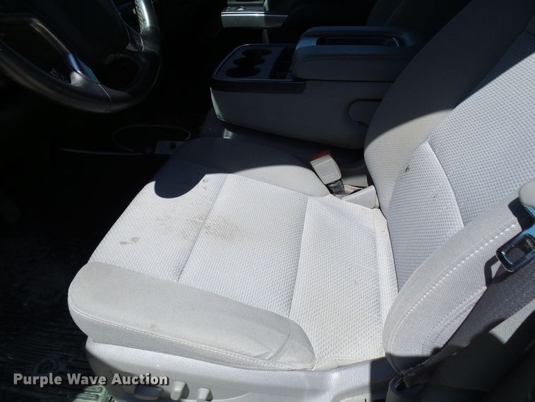 image for item DG1925 2017 Chevrolet Silverado 1500  Crew Cab pickup truck