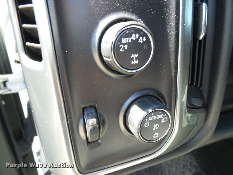 image for item DG1925 2017 Chevrolet Silverado 1500  Crew Cab pickup truck